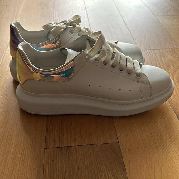 Men's Oversized Sneaker - White - Size 11. - Picture 7 of 7